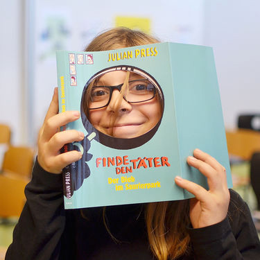 愛格雷高級文理中學(xué)-0002.jpg 愛格雷高級文理中學(xué)-0002.jpg