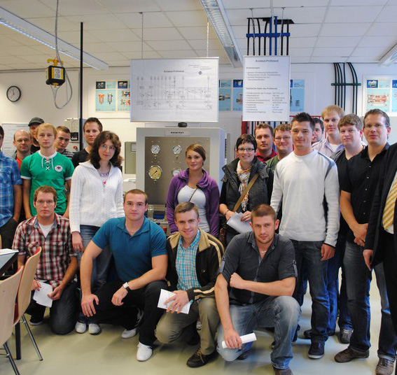 貝克姆高級文理中學(xué)-0002.jpg 貝克姆高級文理中學(xué)-0002.jpg