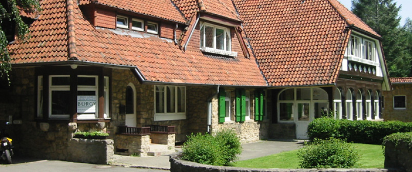 布格貝格私立文理綜合中學(xué)-0002.jpg 布格貝格私立文理綜合中學(xué)-0002.jpg